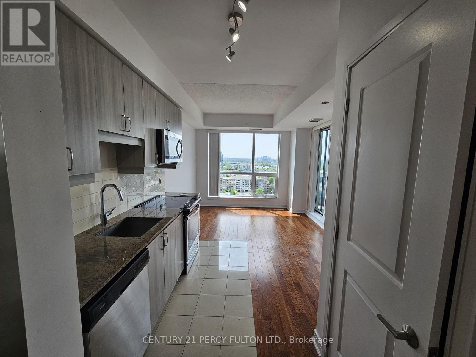 1609 - 9205 Yonge Street, Richmond Hill, Ontario  L4C 1V5 - Photo 11 - N12193296