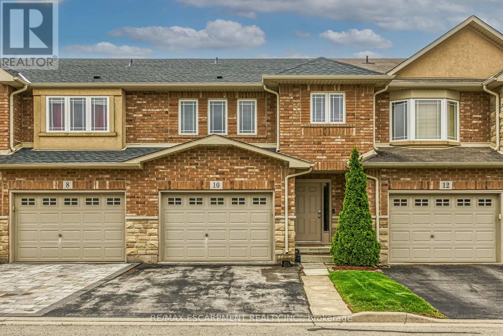 10 BELLFLOWER BOULEVARD, Hamilton, Ontario