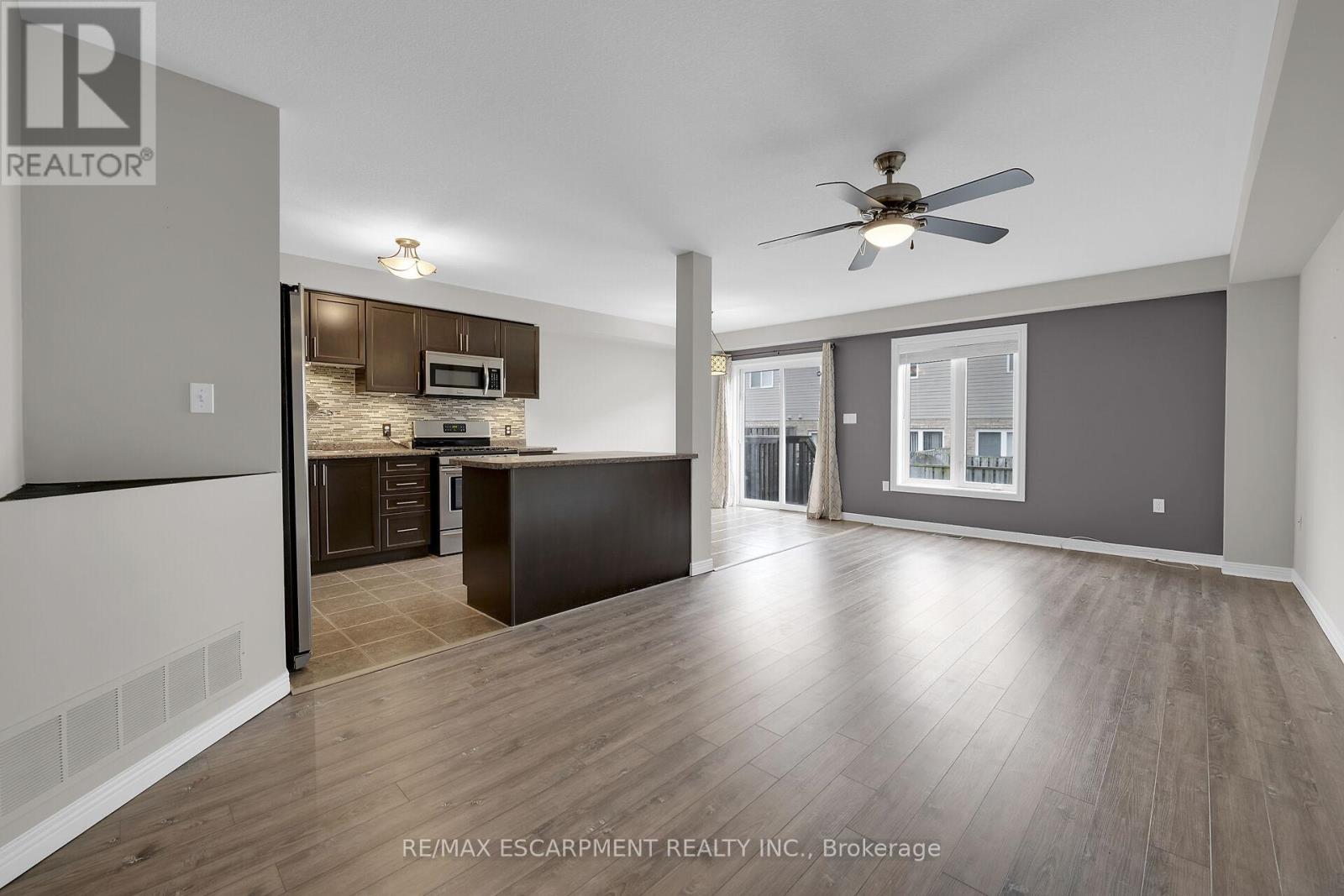 10 Bellflower Boulevard, Hamilton, Ontario  L0R 1P0 - Photo 6 - X12192553