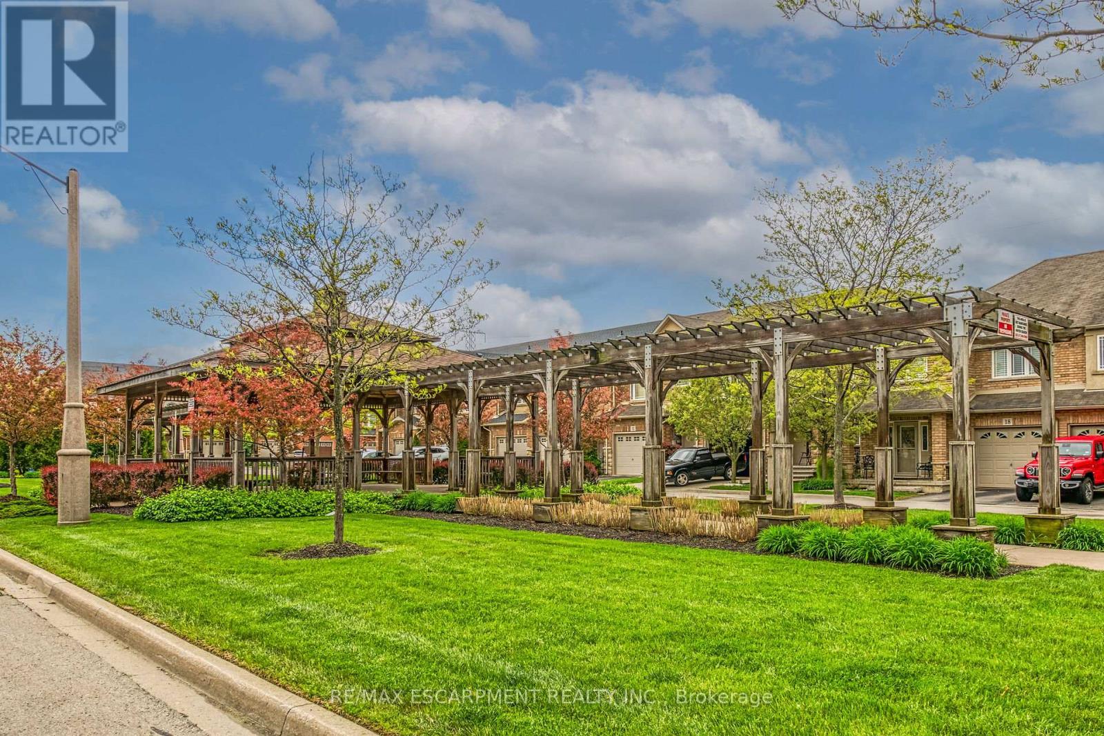 10 Bellflower Boulevard, Hamilton, Ontario  L0R 1P0 - Photo 44 - X12192553