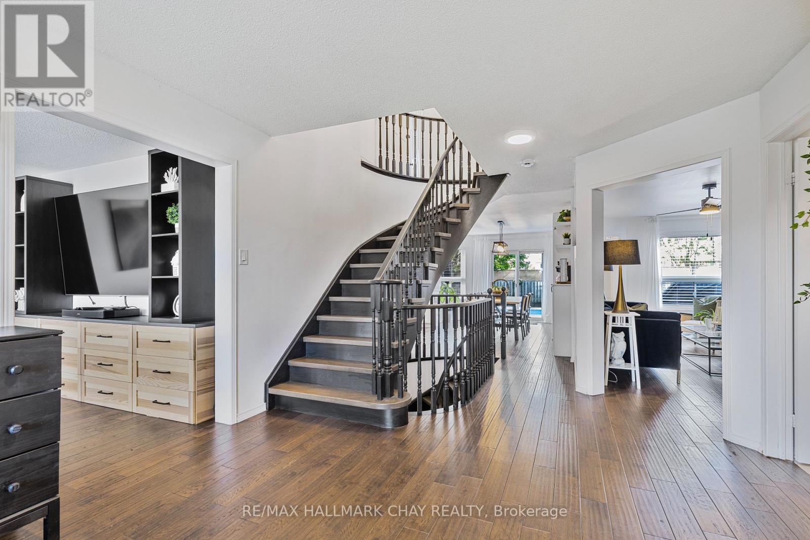 351 Cundles Road W, Barrie (Northwest), Ontario  L4N 7C8 - Photo 4 - S12193139