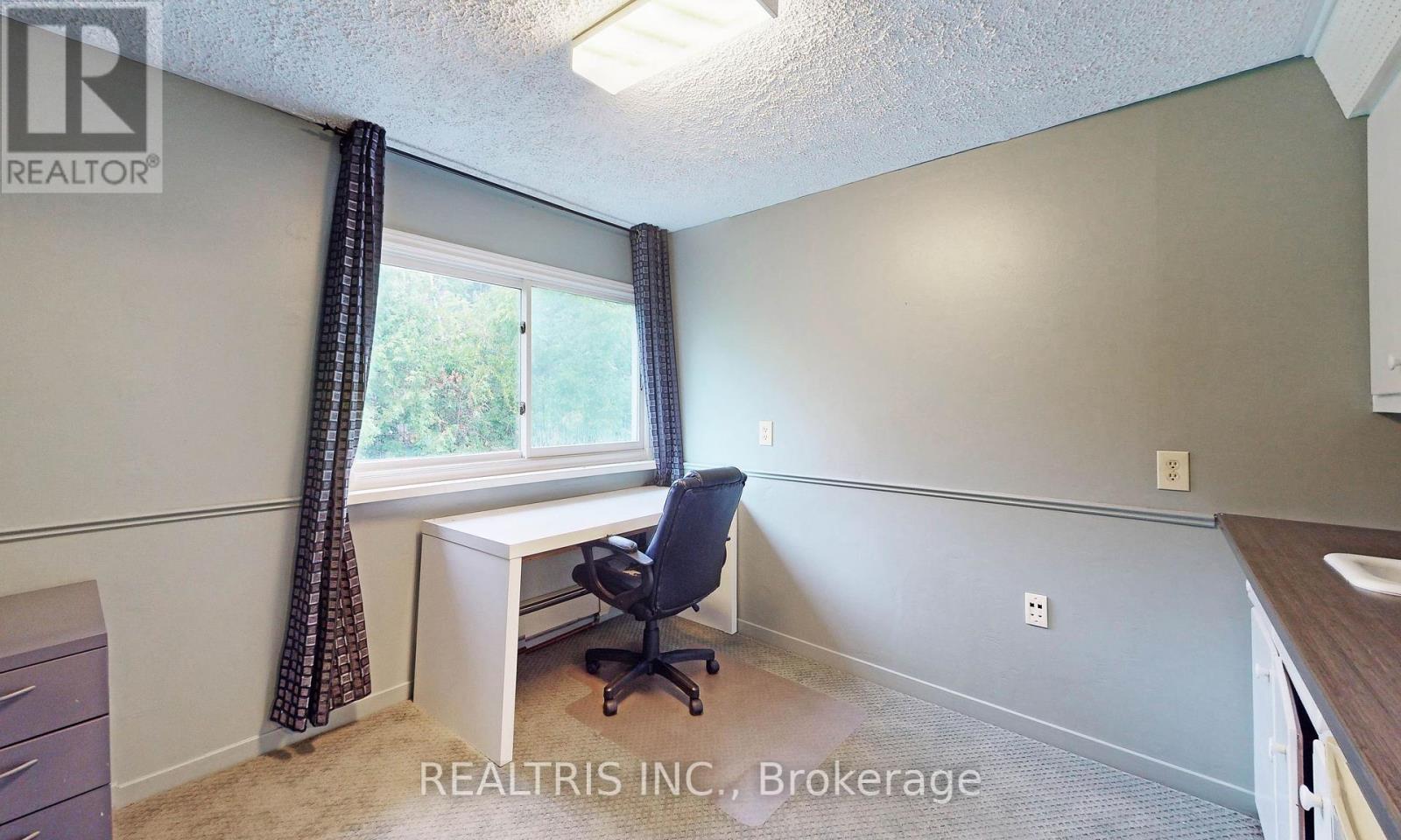 149 Worsley Street, Barrie, Ontario  L4M 1M3 - Photo 15 - S12193204
