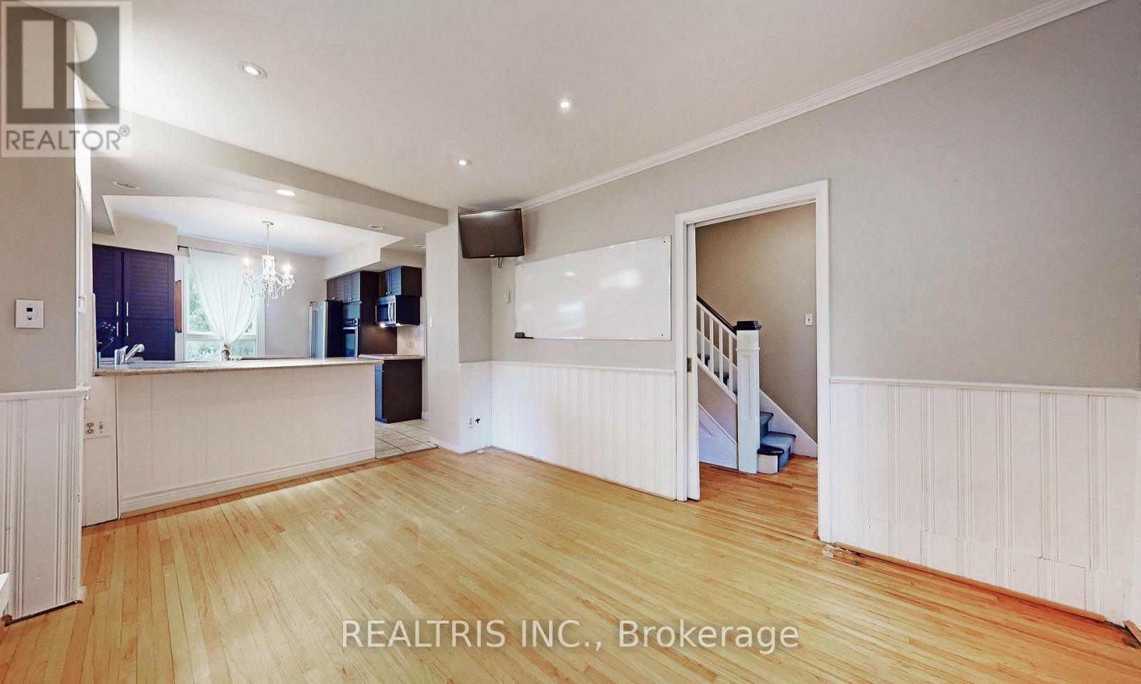 149 Worsley Street, Barrie, Ontario  L4M 1M3 - Photo 21 - S12193204