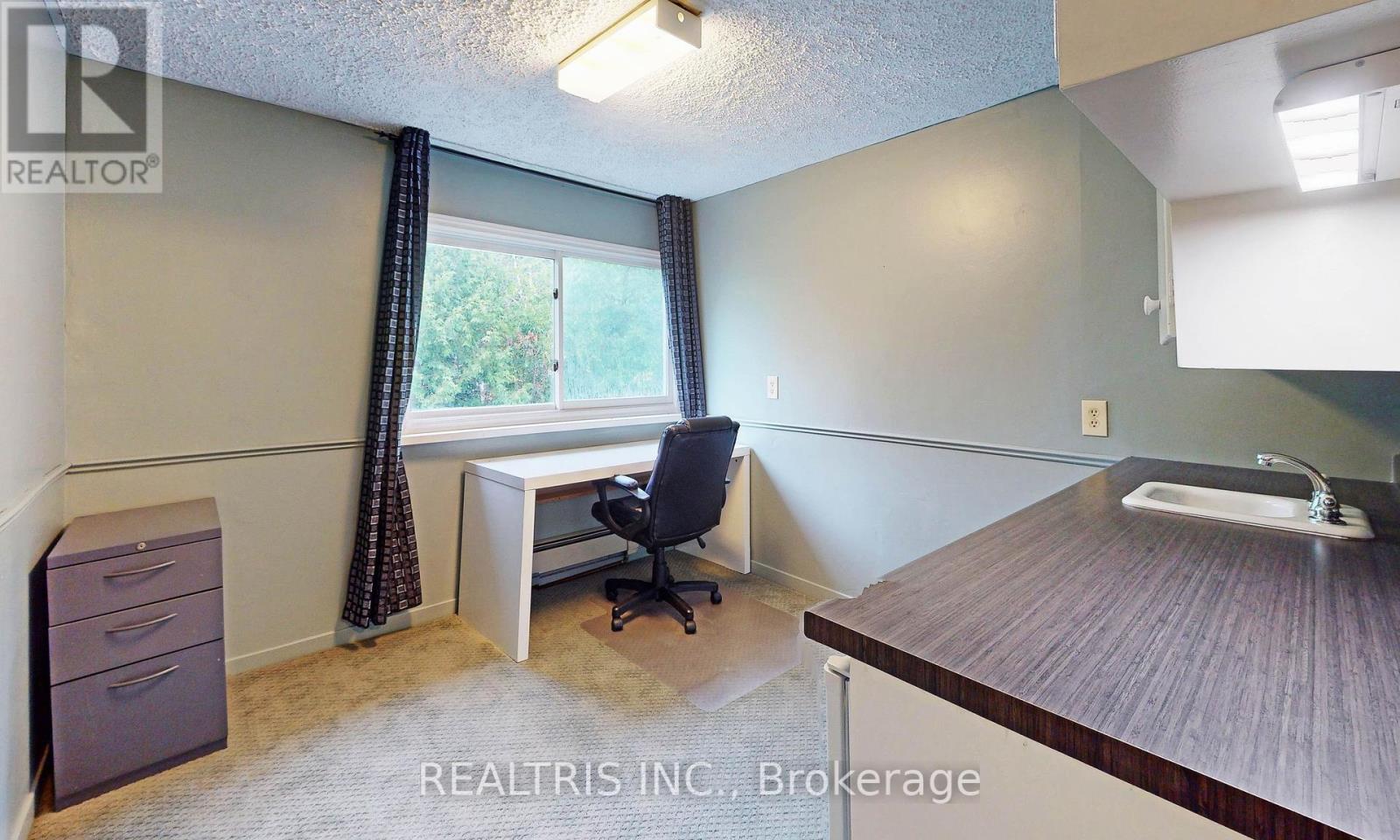 149 Worsley Street, Barrie, Ontario  L4M 1M3 - Photo 35 - S12193204