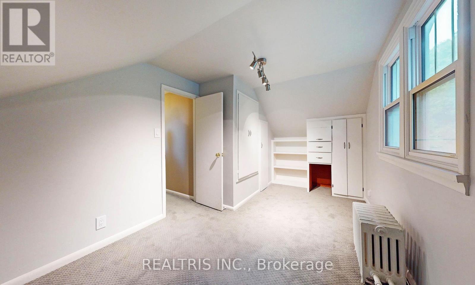 149 Worsley Street, Barrie, Ontario  L4M 1M3 - Photo 37 - S12193204