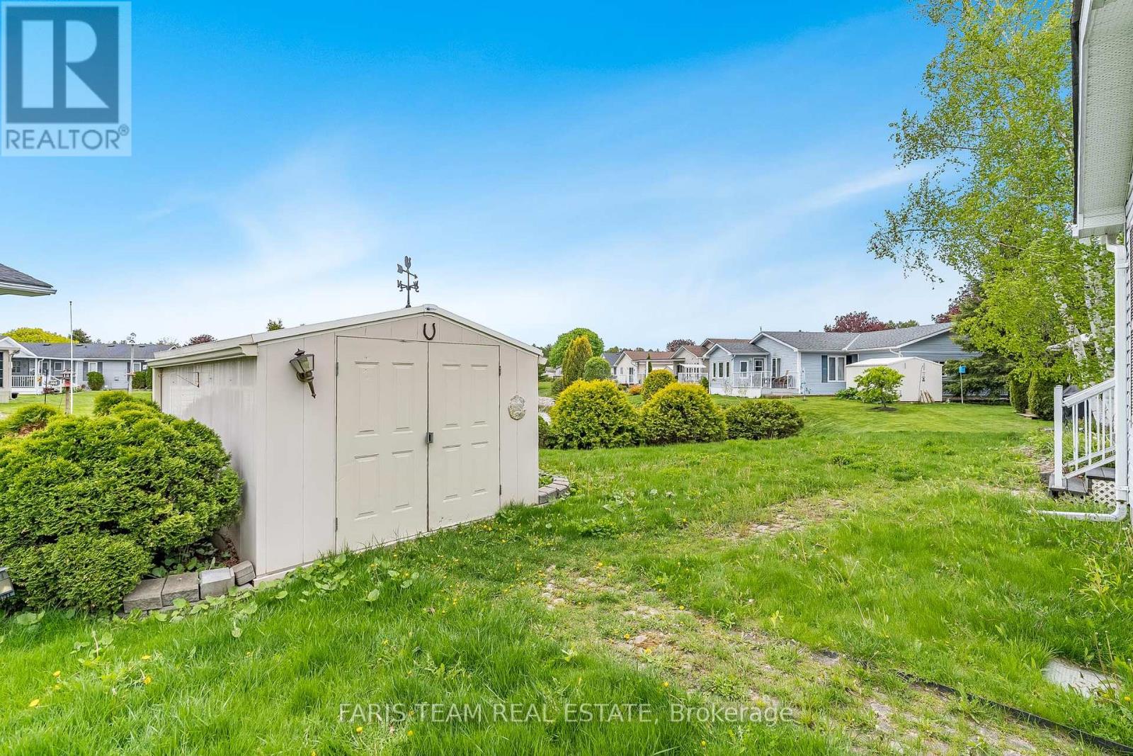 2 St James Place, Wasaga Beach, Ontario  L9Z 3A8 - Photo 21 - S12193223