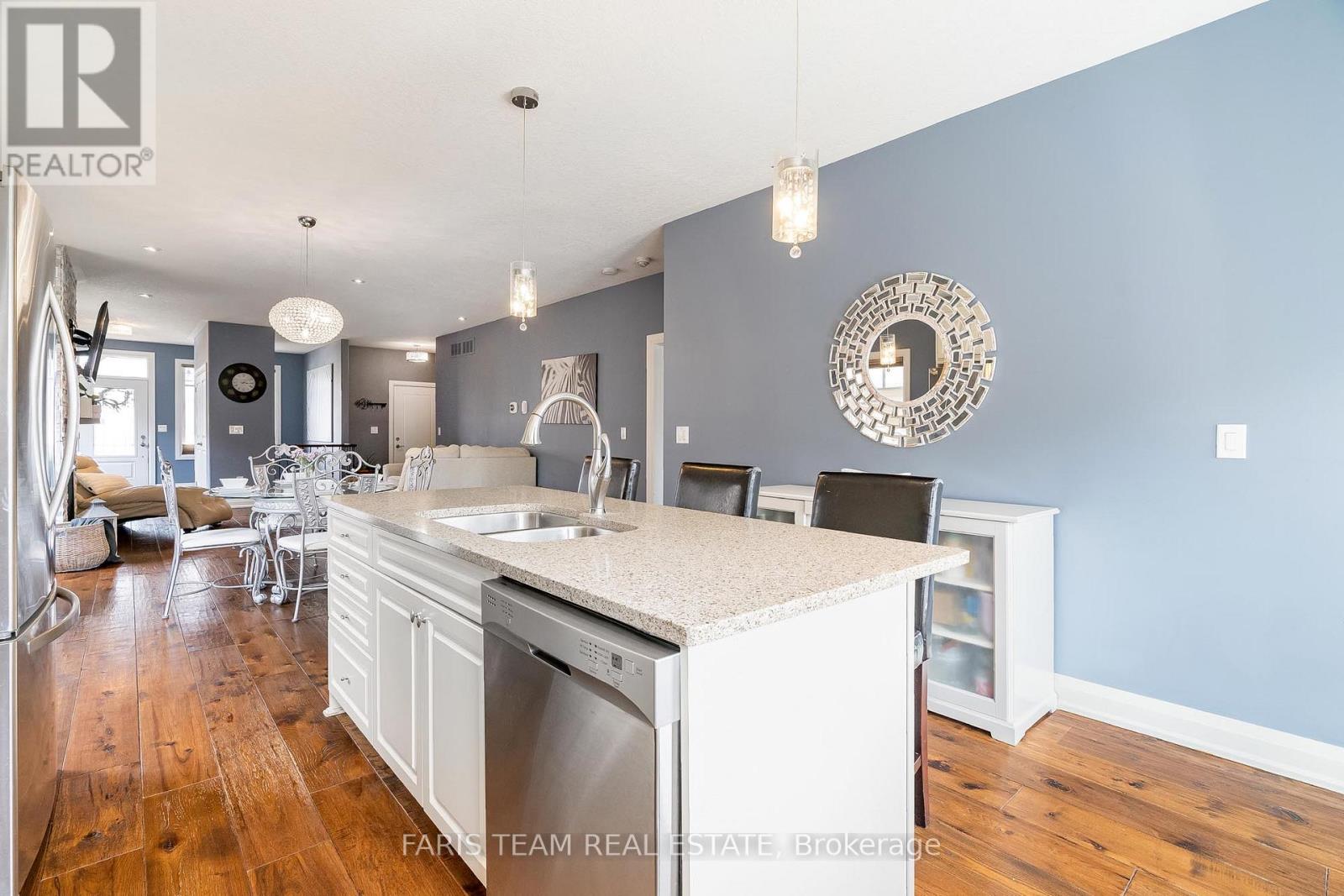 78 Landscape Drive, Oro-Medonte, Ontario  L0L 2L0 - Photo 8 - S12193295