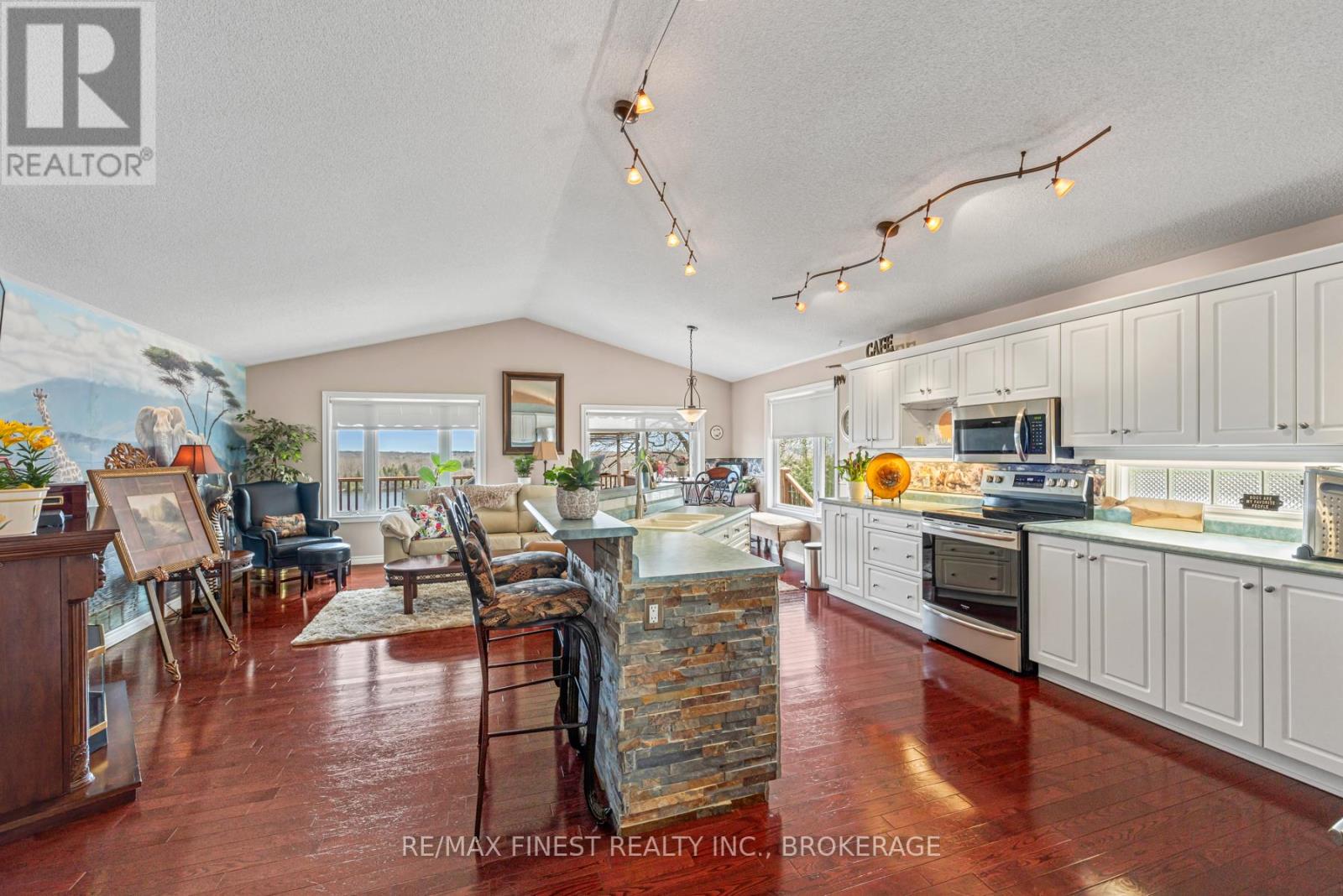 4522 Sills Bay Road, Frontenac, Ontario  K0H 2T0 - Photo 11 - X12193199