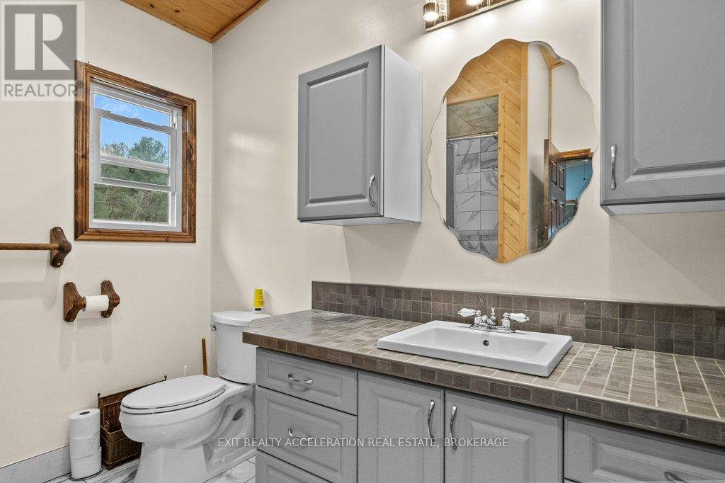 14 West Park Lane, Addington Highlands, Ontario  K0H 2G0 - Photo 19 - X12193248