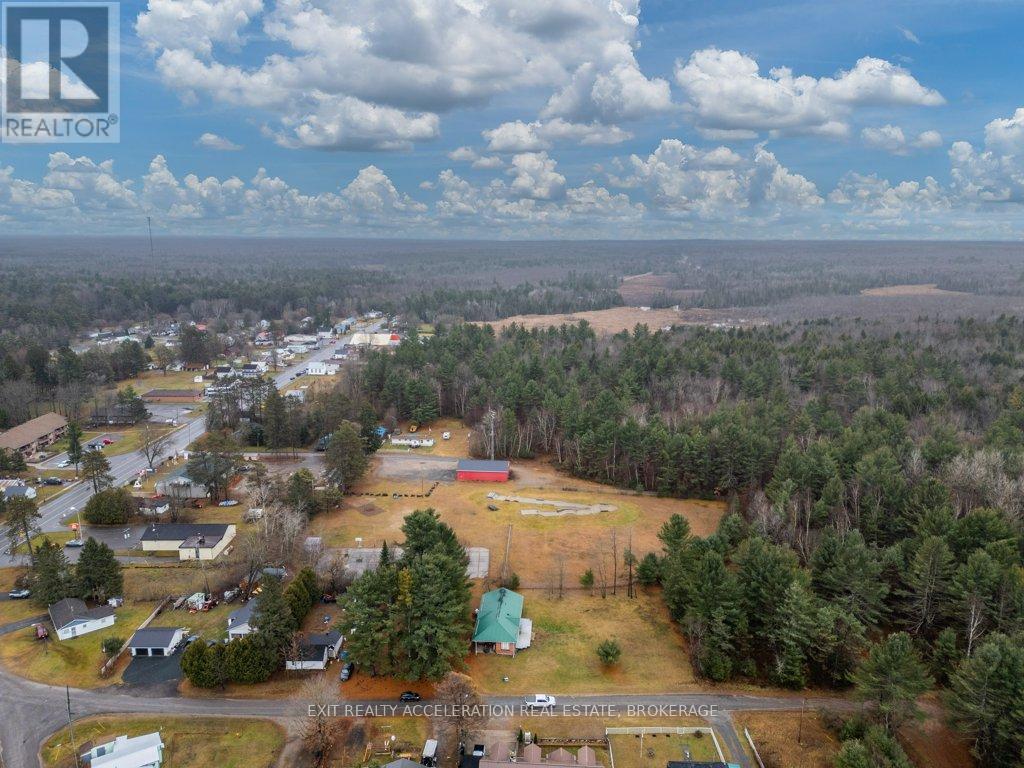 14 West Park Lane, Addington Highlands, Ontario  K0H 2G0 - Photo 46 - X12193248