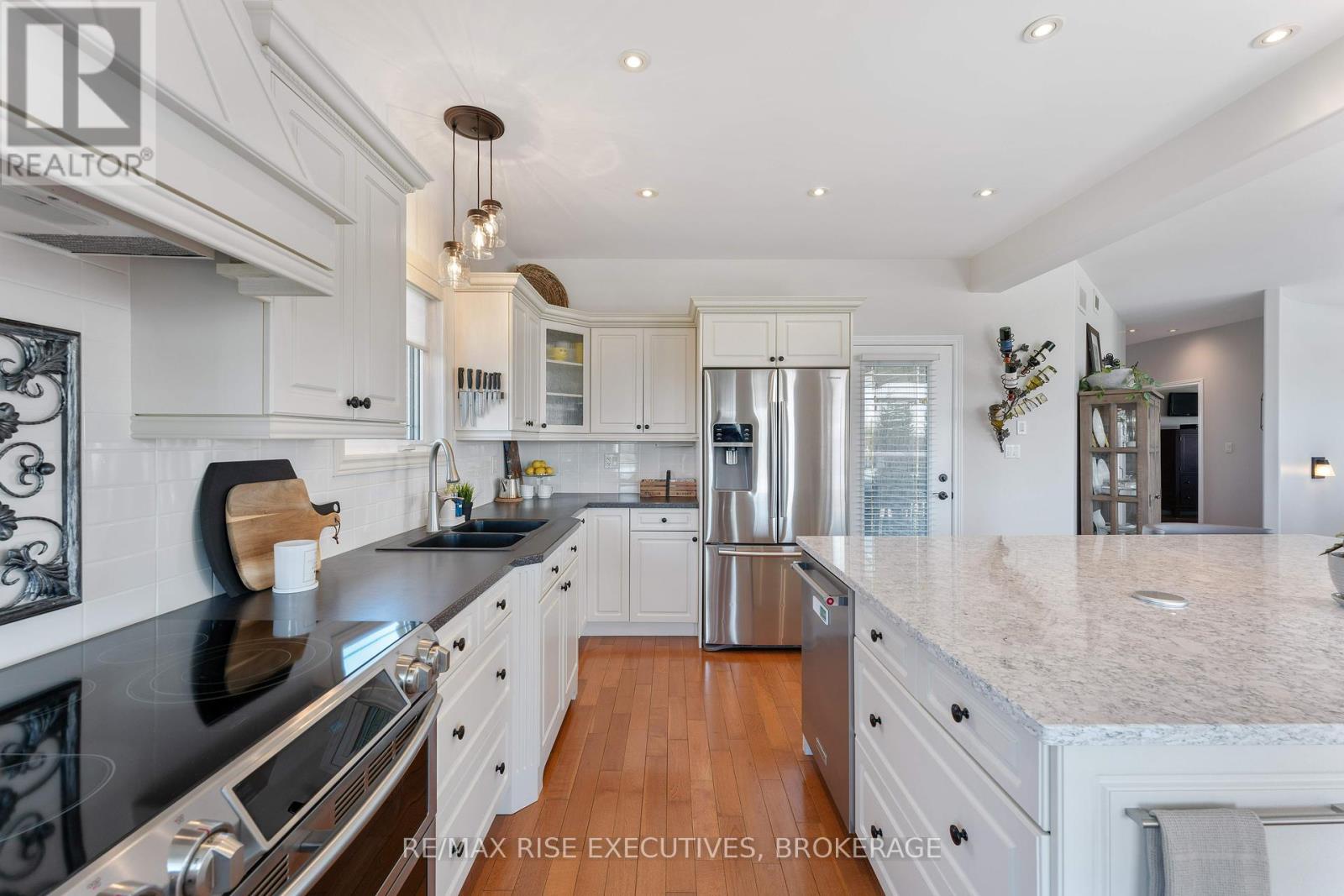 97 Binnacle View Drive, Front Of Leeds & Seeleys Bay, Ontario  K7G 2V5 - Photo 6 - X12193303