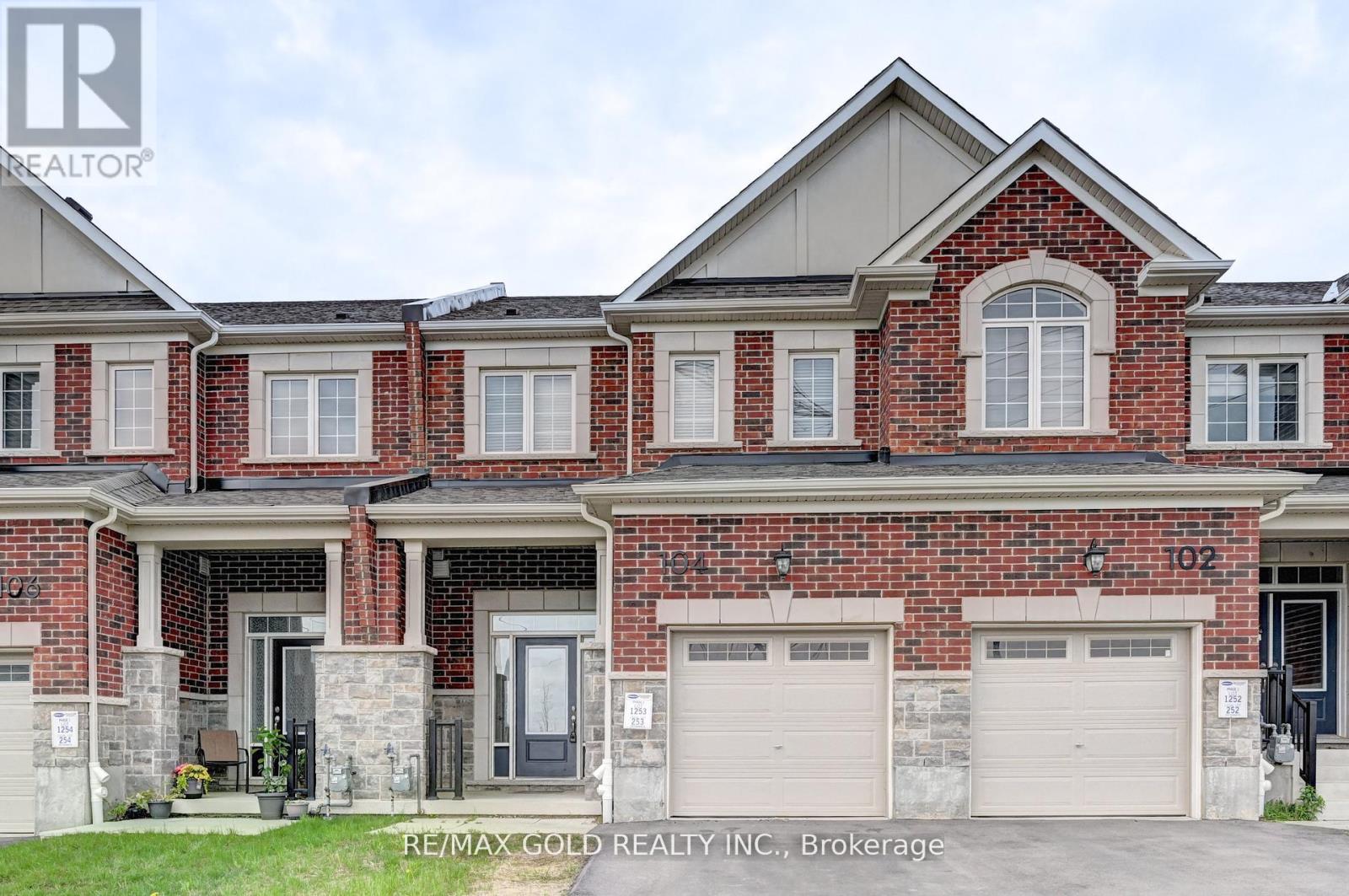 104 FORESTWALK STREET, Kitchener, Ontario