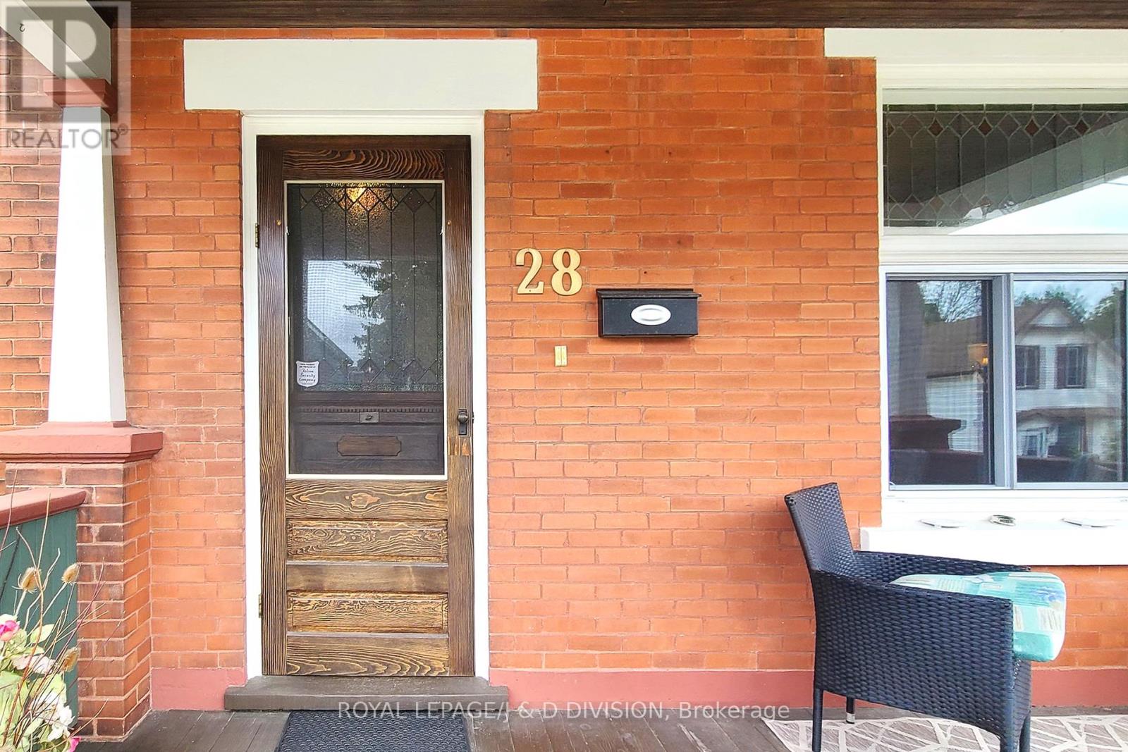 28 Henry Street, Kitchener, Ontario  N2G 1P3 - Photo 4 - X12192733
