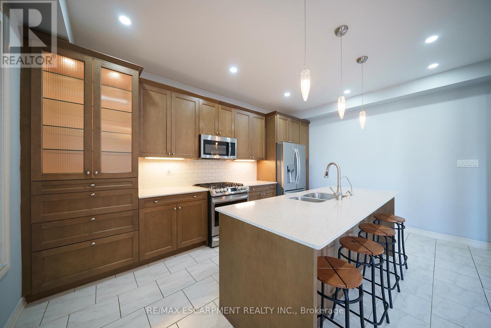 306 Blackburn Drive, Brantford, Ontario  N3T 0G1 - Photo 11 - X12192742