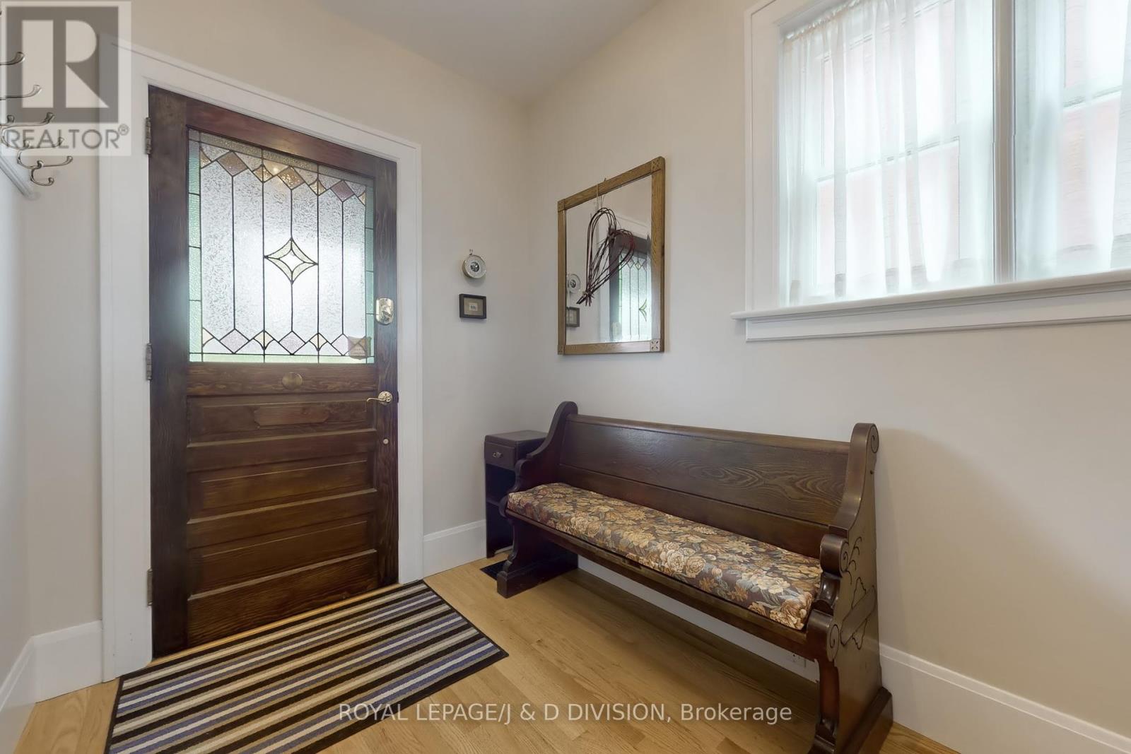 28 Henry Street, Kitchener, Ontario  N2G 1P3 - Photo 5 - X12192733
