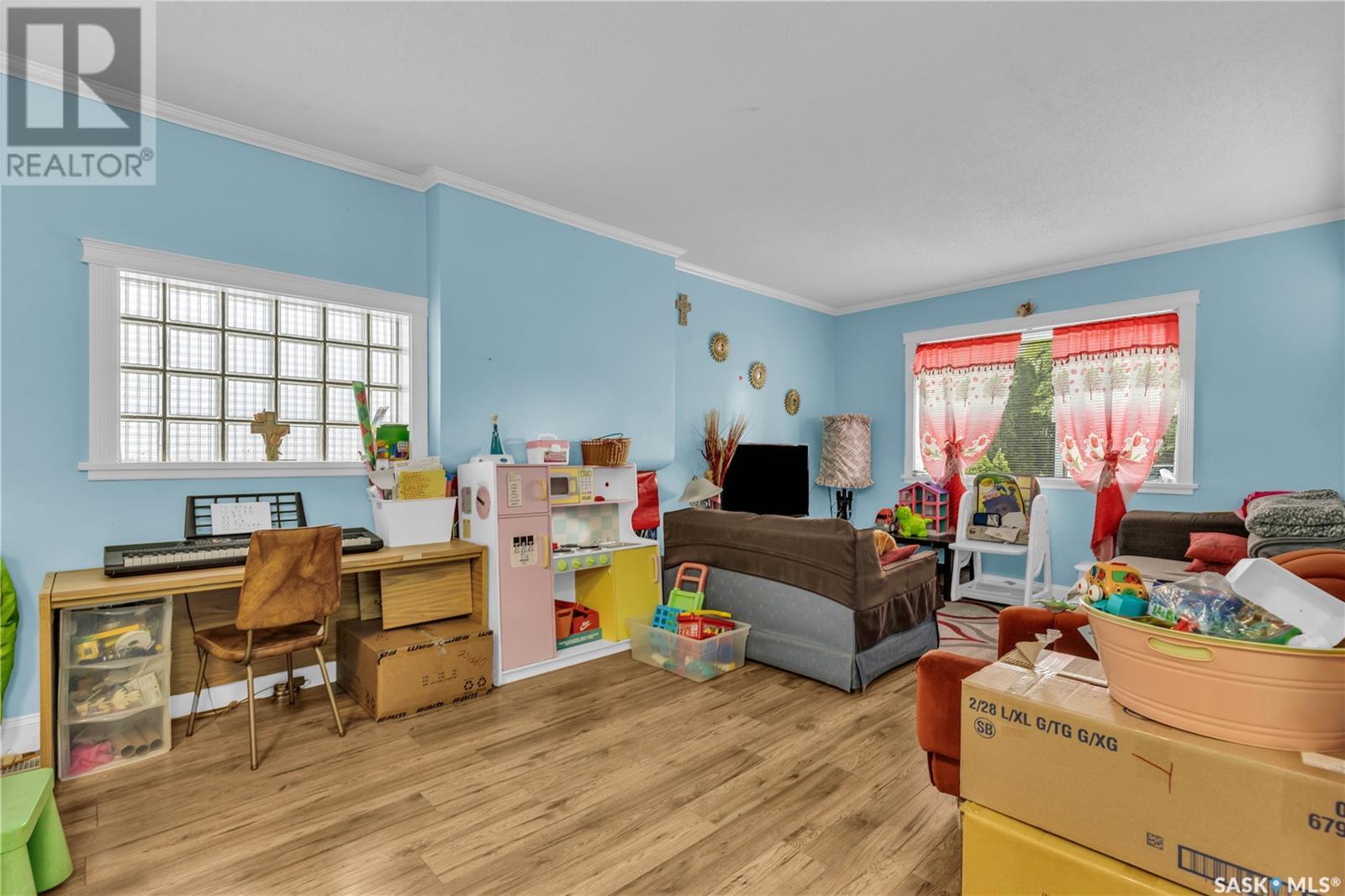 Property at 1023 OSLER STREET image 3