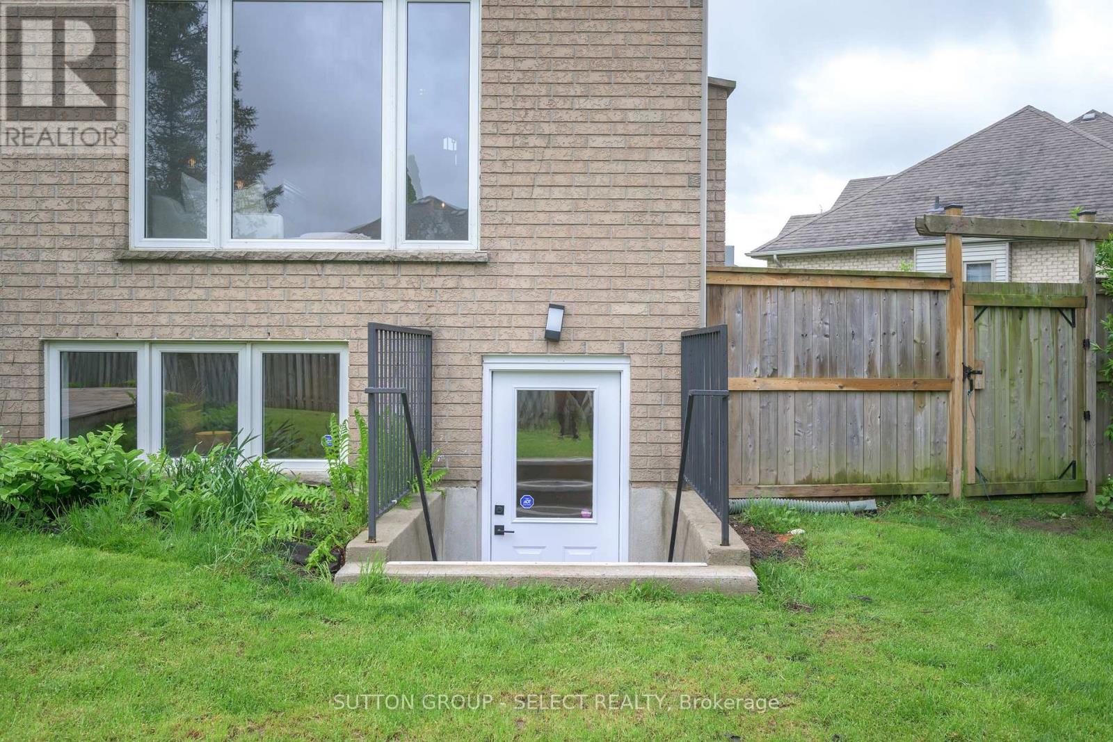 38 Moraine Walk, London North, Ontario  N6G 4Y8 - Photo 46 - X12193463