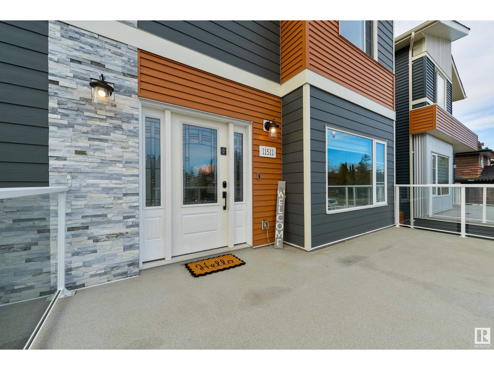 11511 24 Av Nw, Edmonton, Alberta  T6J 3R6 - Photo 2 - E4440133