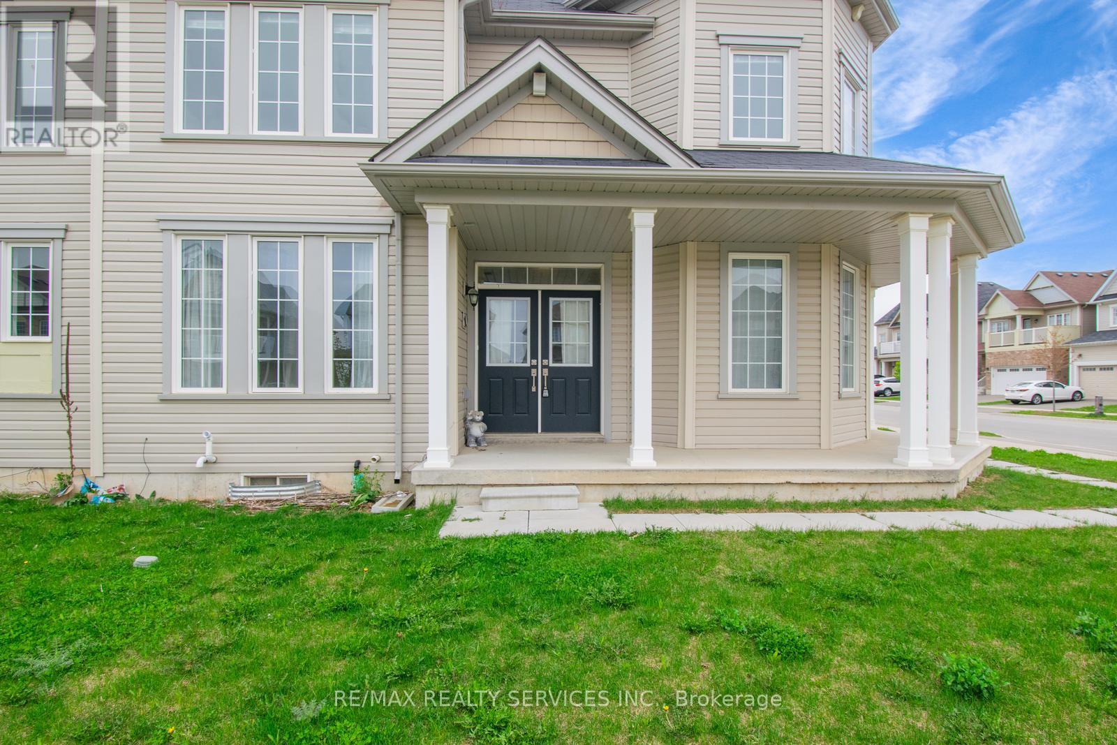 Property at 1 MUNRO CIRCLE image 5
