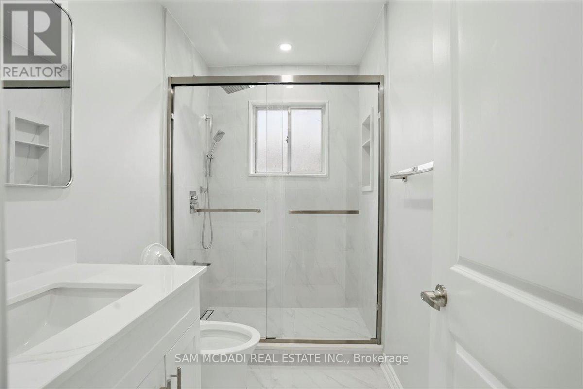 1414 Fisher Avenue, Burlington, Ontario  L7P 2L6 - Photo 11 - W12193172