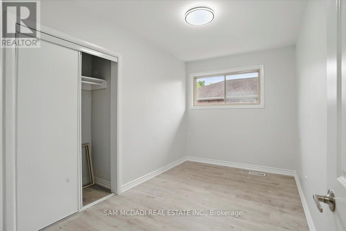 1414 Fisher Avenue, Burlington, Ontario  L7P 2L6 - Photo 14 - W12193172