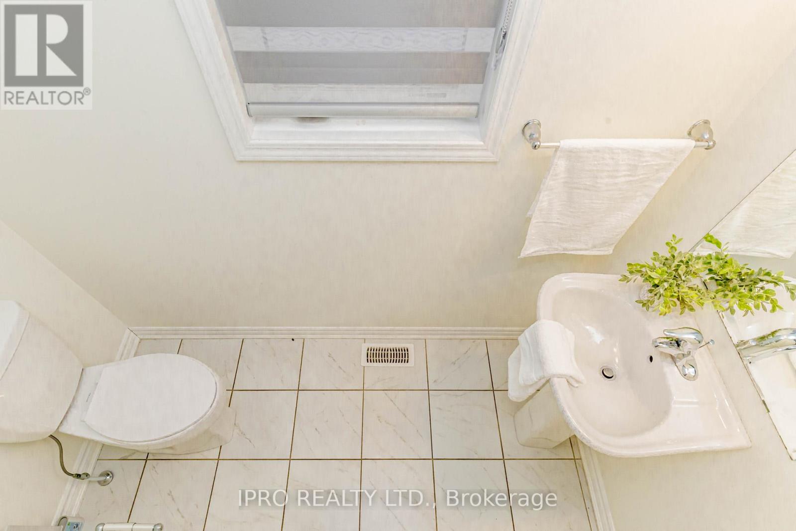 98 Eberly Woods Drive, Caledon, Ontario  L7C 0Y9 - Photo 24 - W12193241