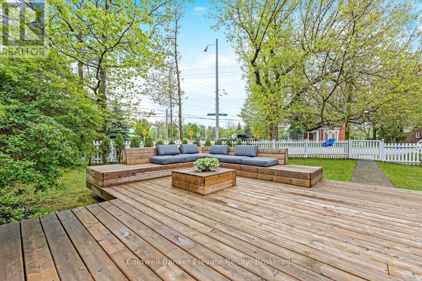 243 Queen Street E, Halton Hills (Ac Acton), Ontario  L7J 1P7 - Photo 26 - W12193259