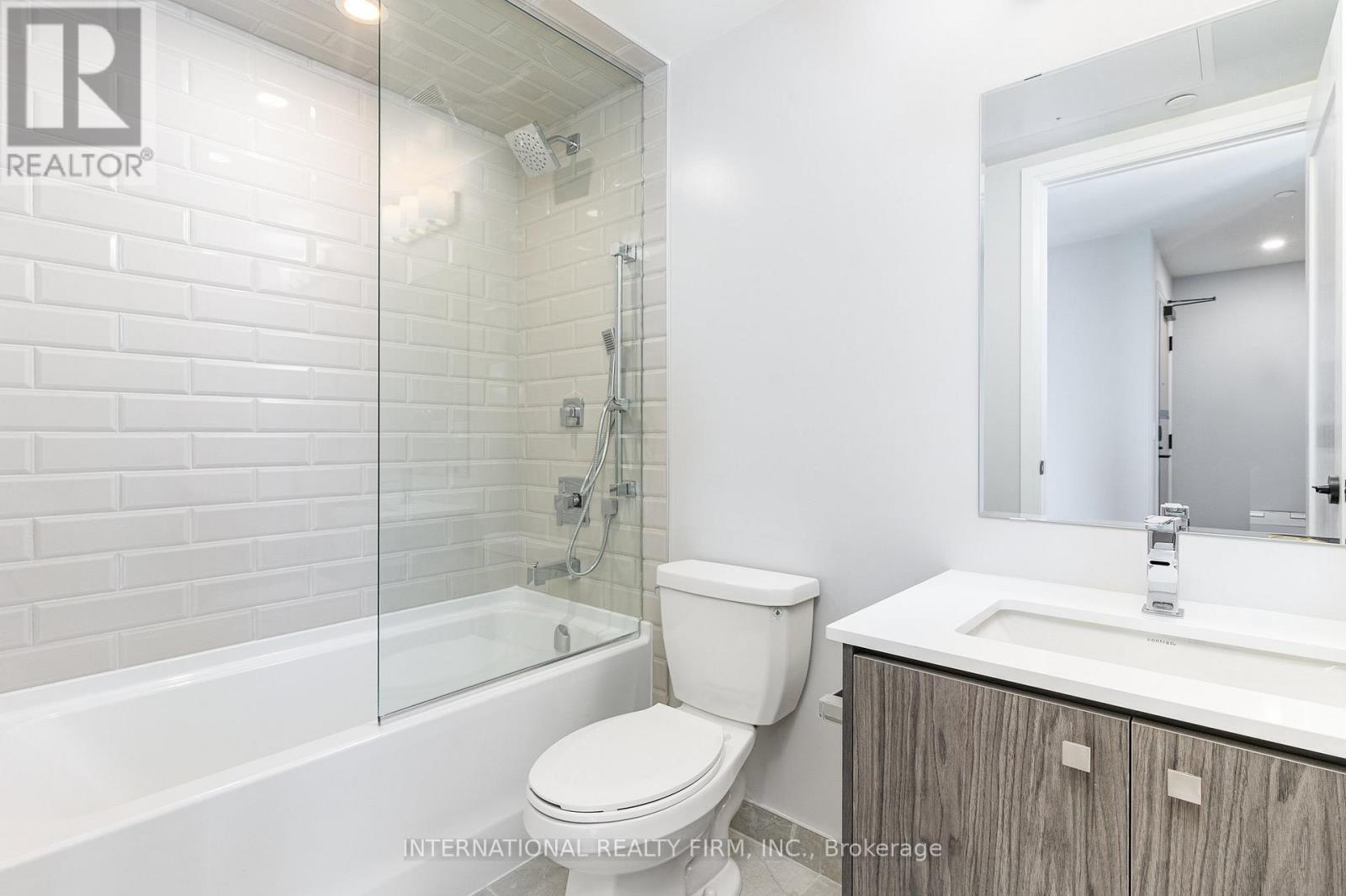 616 - 3006 William Cutmore Boulevard, Oakville, Ontario  L6H 8A4 - Photo 4 - W12193264