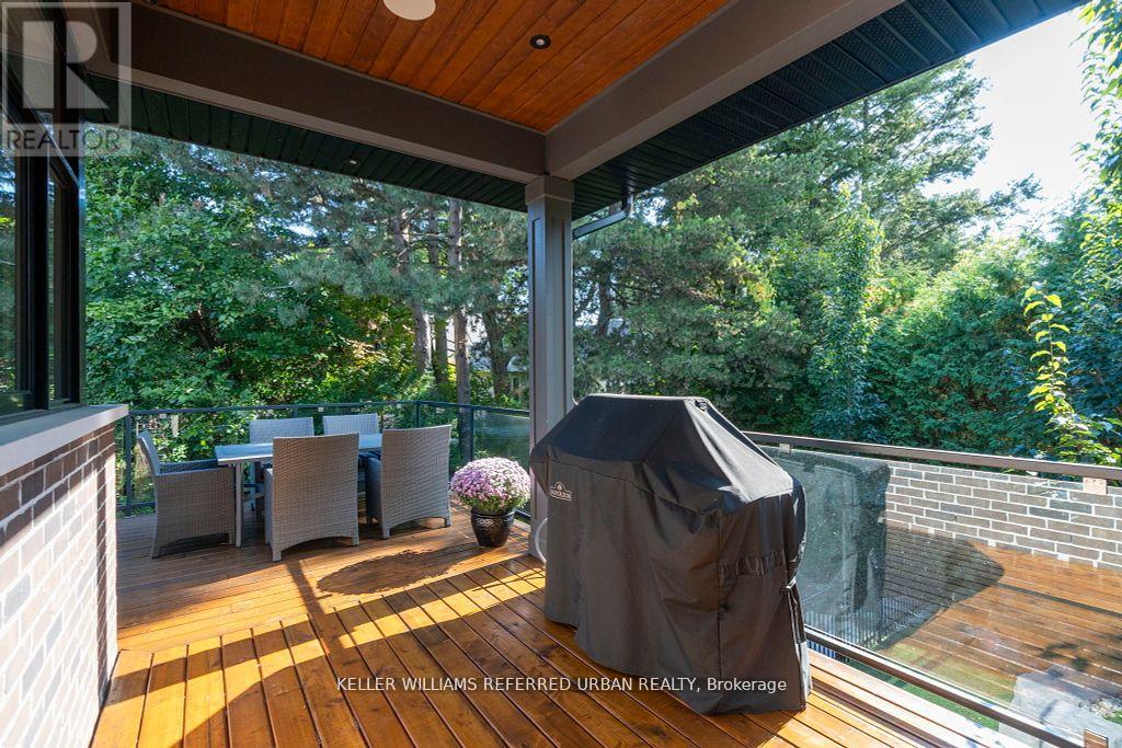 18 Plumbstead Court, Toronto (Princess-Rosethorn), Ontario  M9A 1V5 - Photo 18 - W12193293