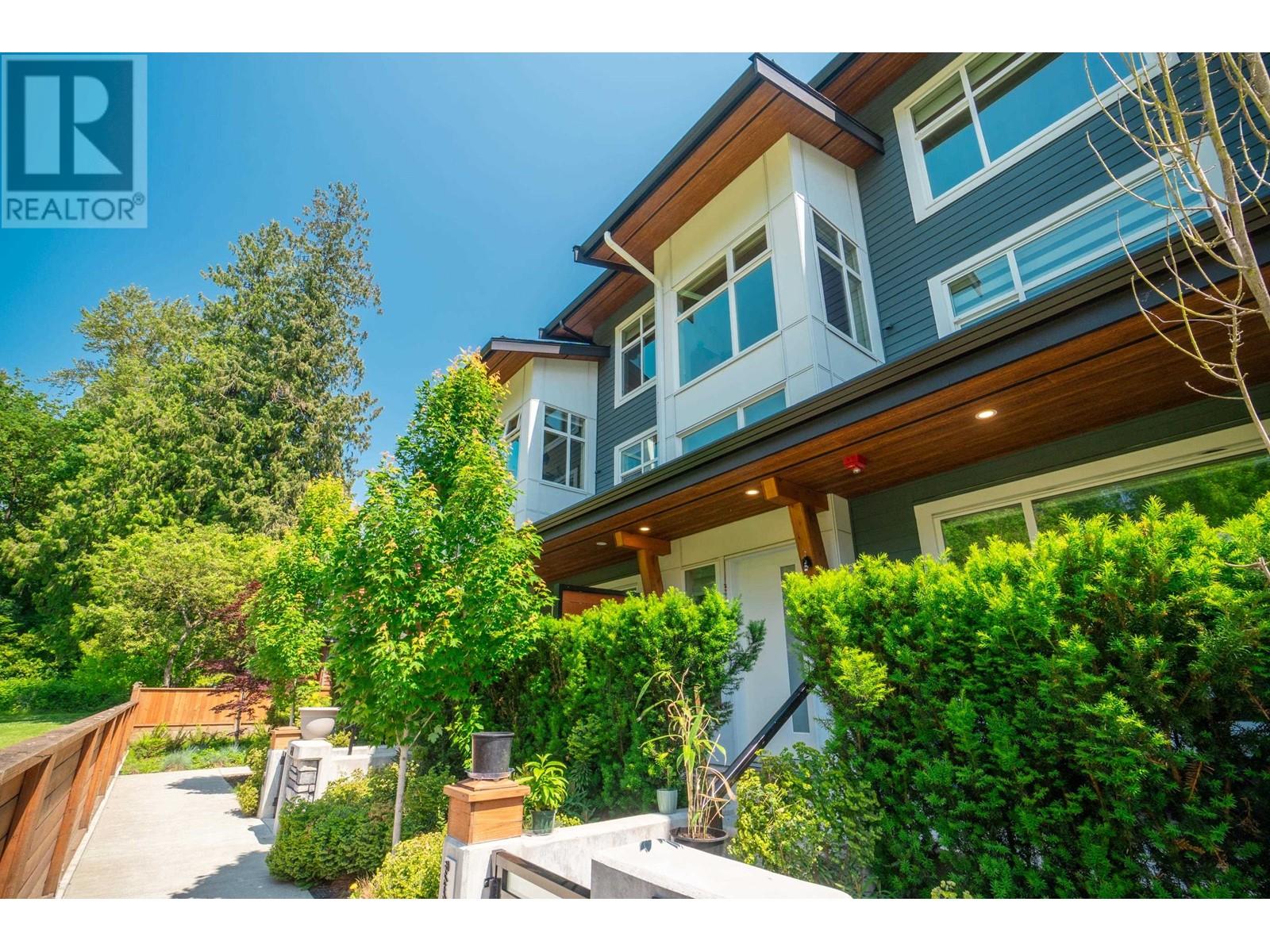 11 933 Premier Street, North Vancouver, British Columbia  V7J 2G7 - Photo 3 - R3009941