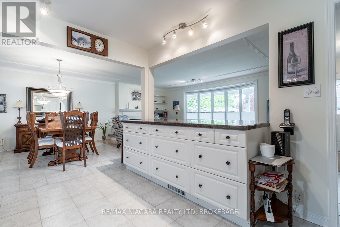 48 Lockview Crescent, St. Catharines, Ontario  L2M 2T3 - Photo 12 - X12193310