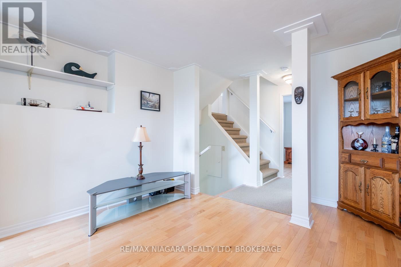 48 Lockview Crescent, St. Catharines, Ontario  L2M 2T3 - Photo 26 - X12193310