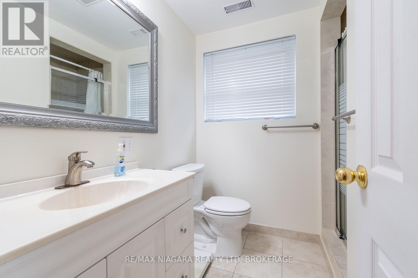 48 Lockview Crescent, St. Catharines, Ontario  L2M 2T3 - Photo 27 - X12193310