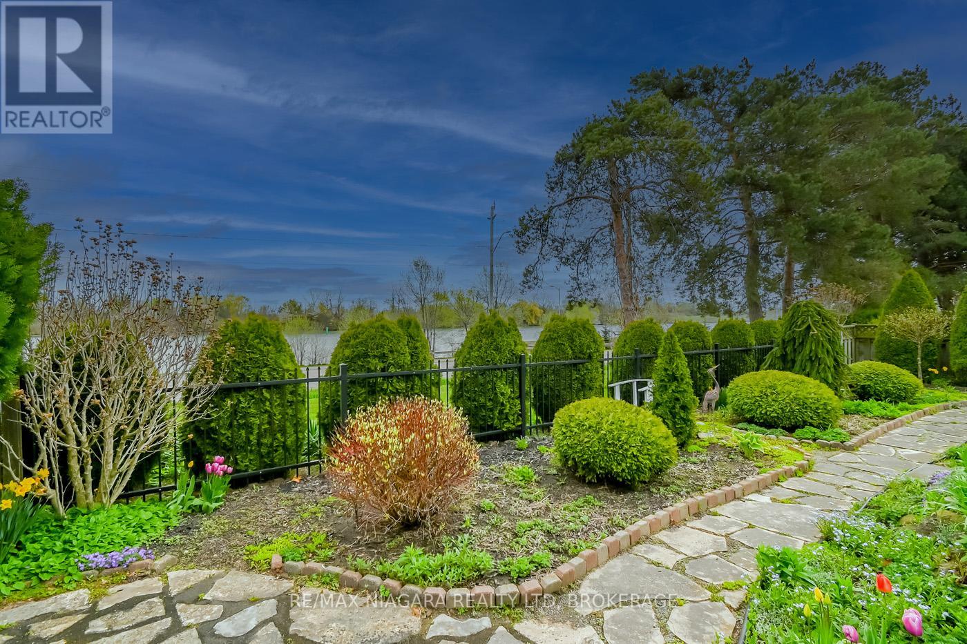 48 Lockview Crescent, St. Catharines (Bunting/linwell), Ontario  L2M 2T3 - Photo 37 - X12193310