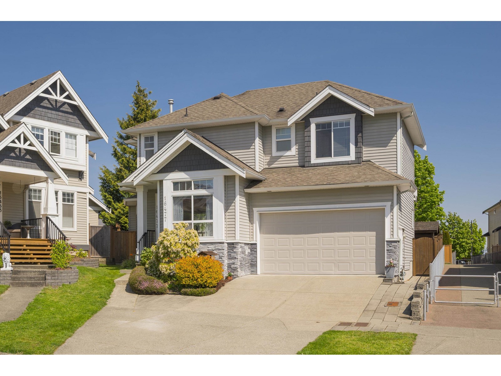 Property at 16477 59A AVENUE image 2