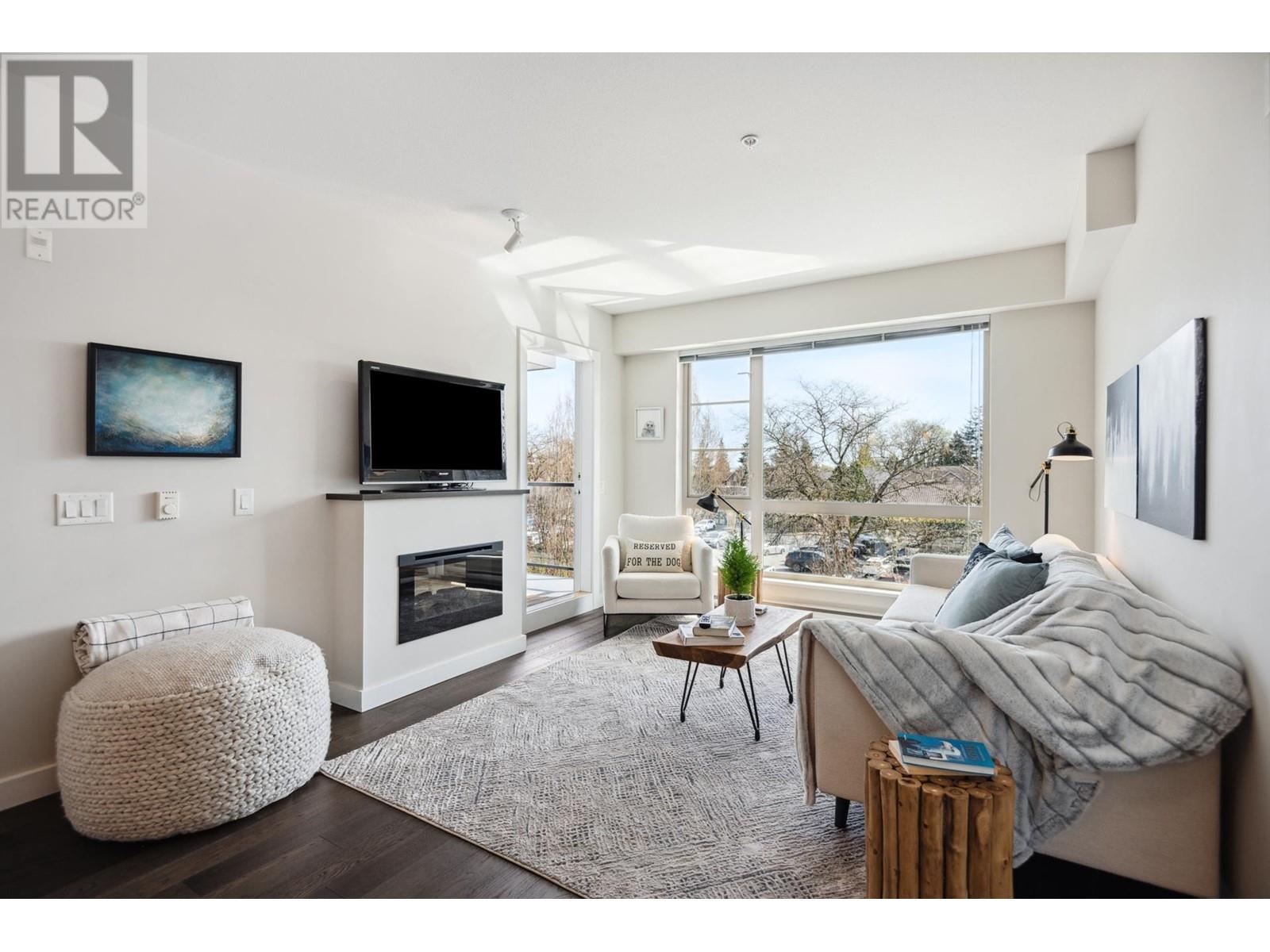 306 1330 Marine Drive, North Vancouver, British Columbia  V7P 1T4 - Photo 2 - R3010709