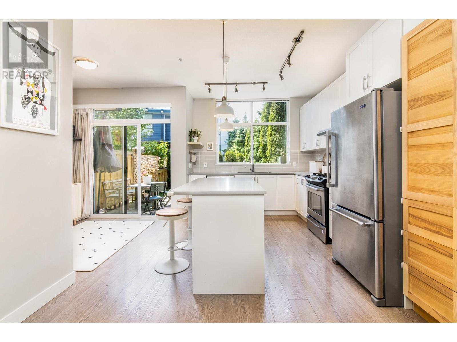 1218 Shannon Lane, Squamish, British Columbia  V8B 0V4 - Photo 2 - R3010737