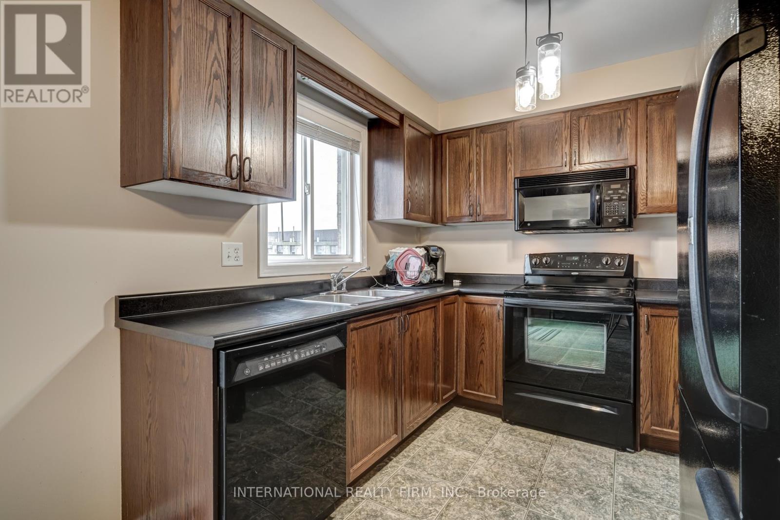 47 - 7 Southside Place, Hamilton (Mountview), Ontario  L9C 7W6 - Photo 8 - X12192959