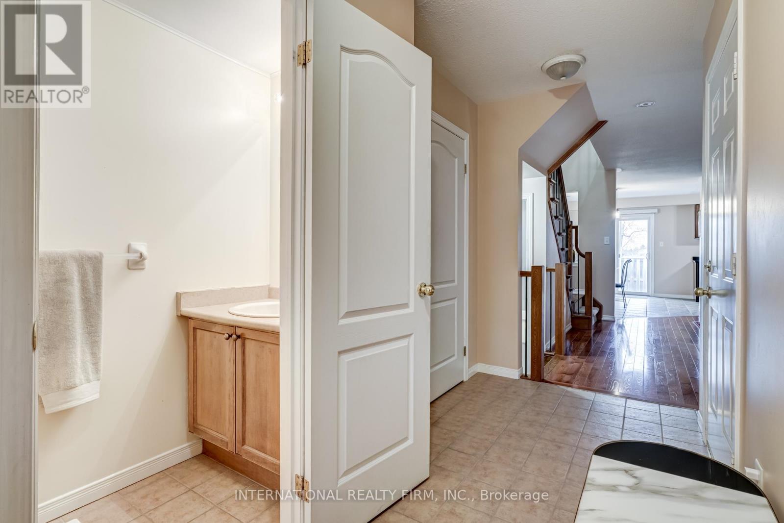 47 - 7 Southside Place, Hamilton (Mountview), Ontario  L9C 7W6 - Photo 6 - X12192959
