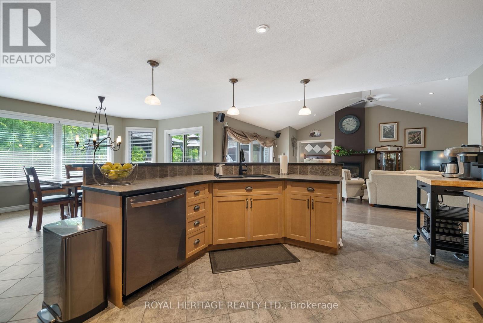 141 Shanagarry Drive, Selwyn, Ontario  K0L 1T0 - Photo 22 - X12192970