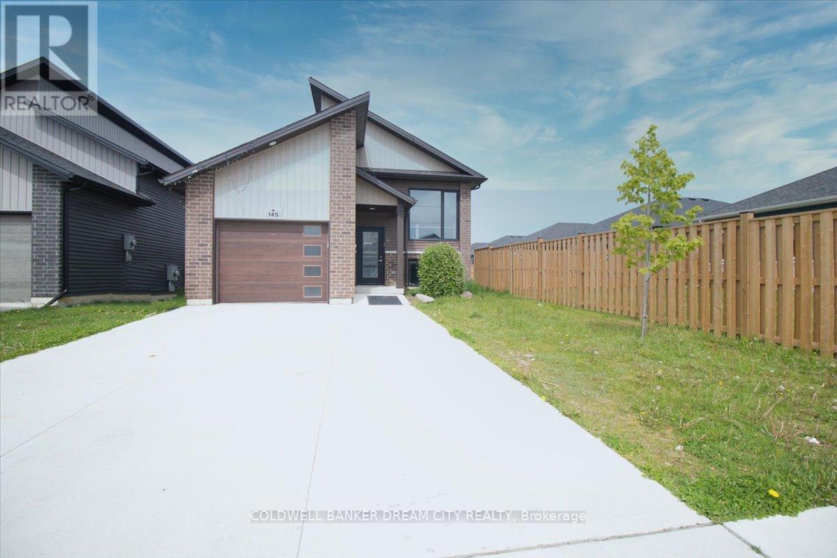 145 Arrowhead Lane, Chatham-Kent, Ontario  N7M 0T2 - Photo 2 - X12193005