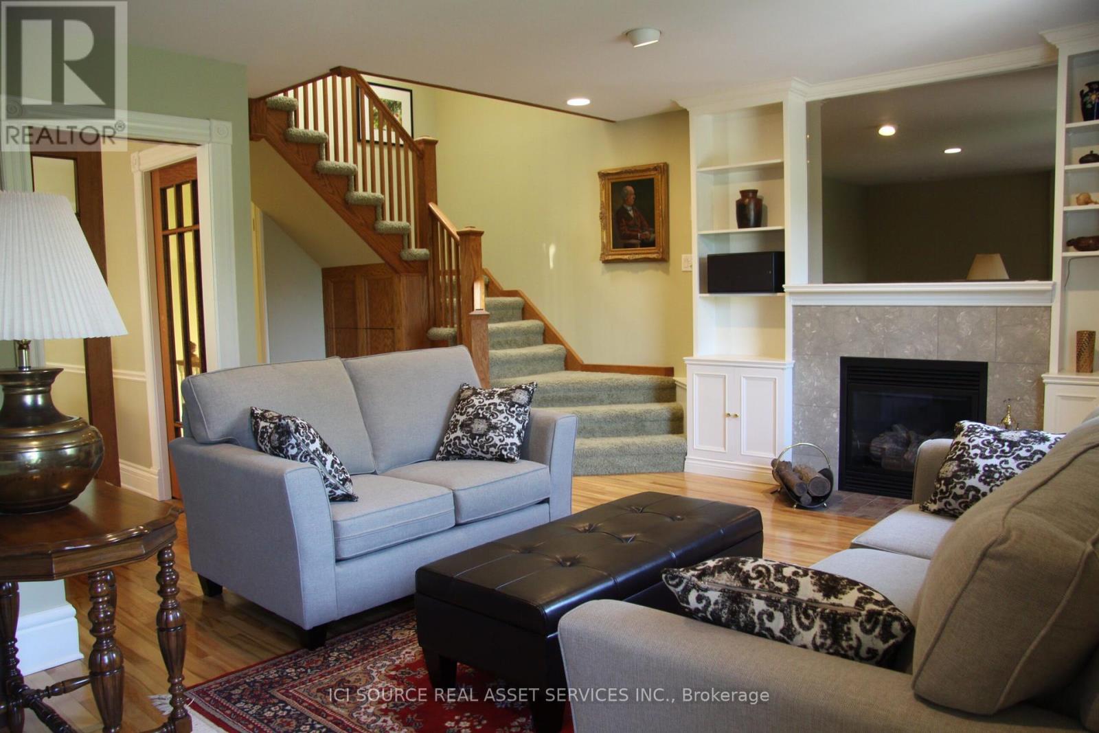Property at 25 BEACONSFIELD AVENUE image 2