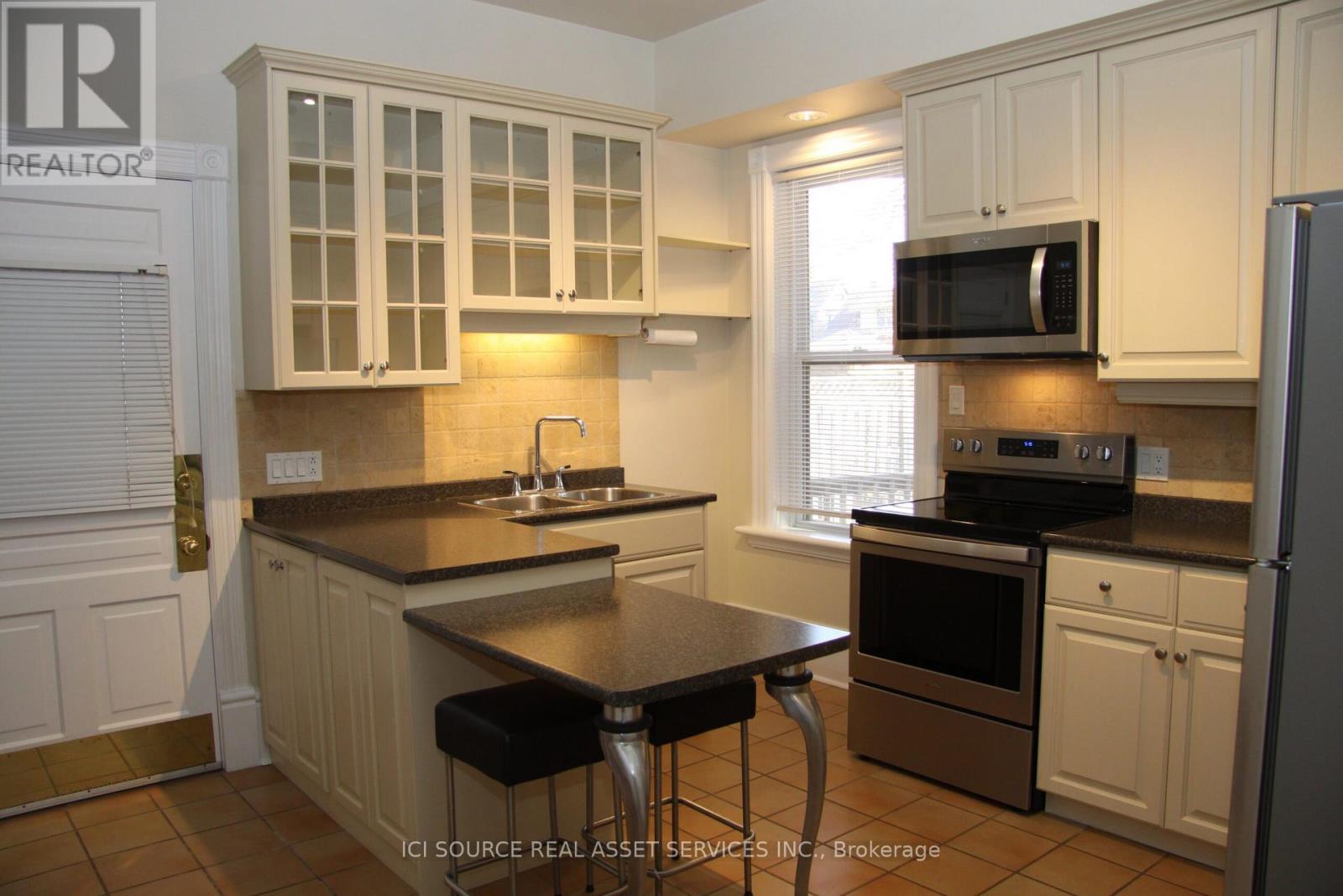 25 Beaconsfield Avenue, London South (South F), Ontario  N6C 1B6 - Photo 14 - X12193010