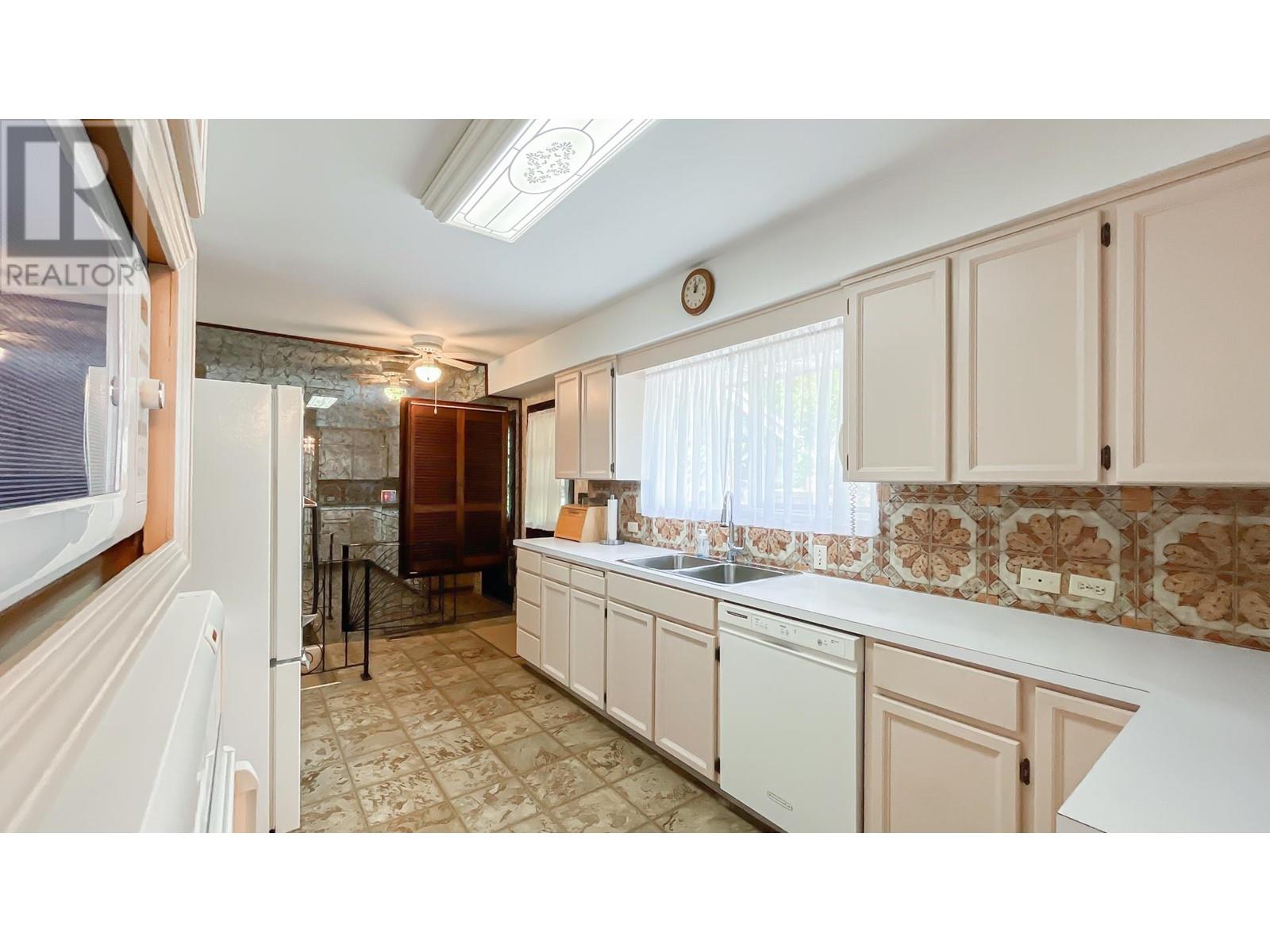 803 Edgar Avenue, Coquitlam, British Columbia  V3K 2J6 - Photo 11 - R3010725