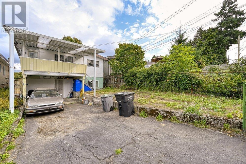 3470 Dundas Street, Vancouver, British Columbia  V5K 1R8 - Photo 3 - R3010765