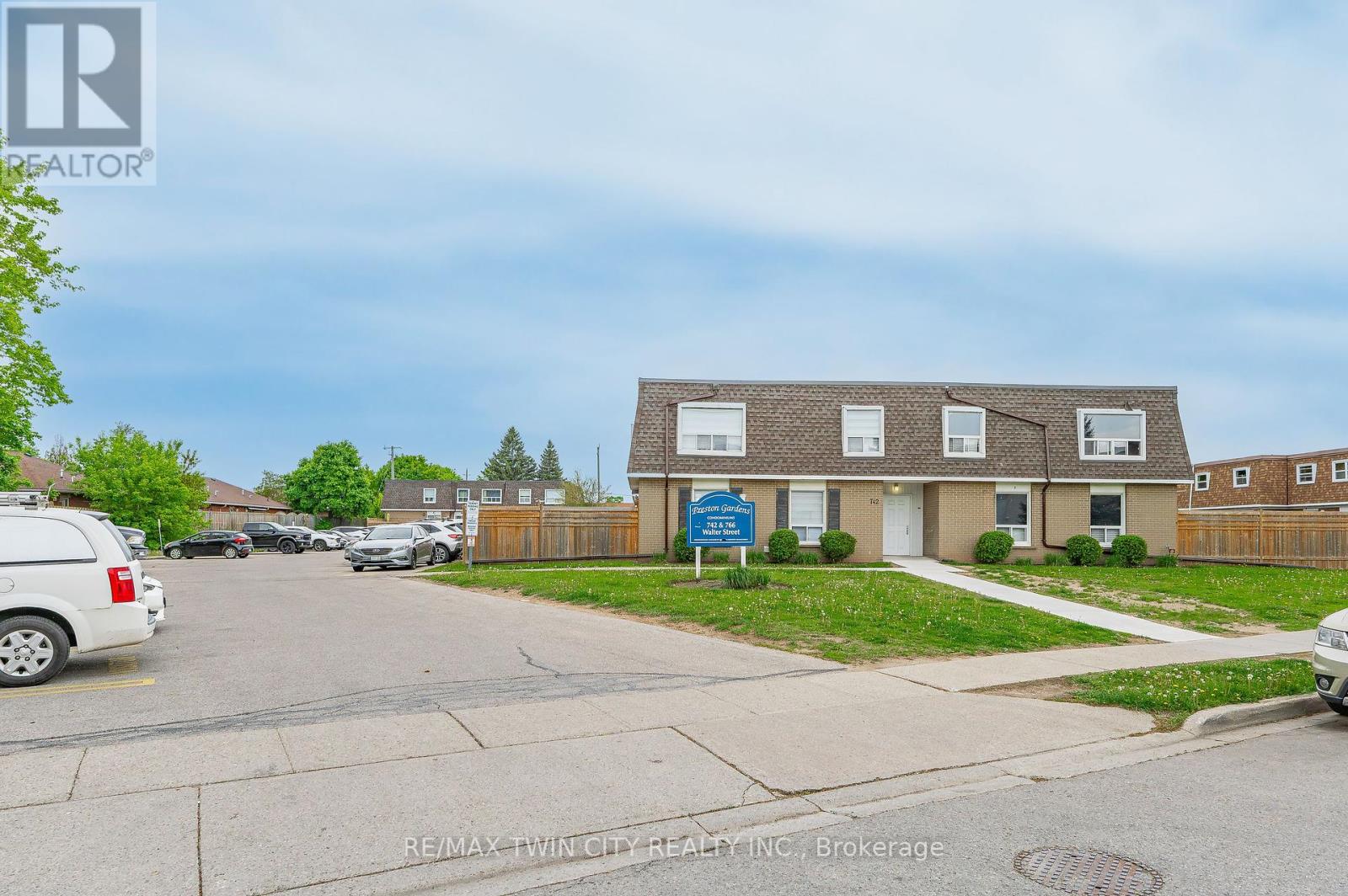 Property at 10 - 742 WALTER STREET image 2