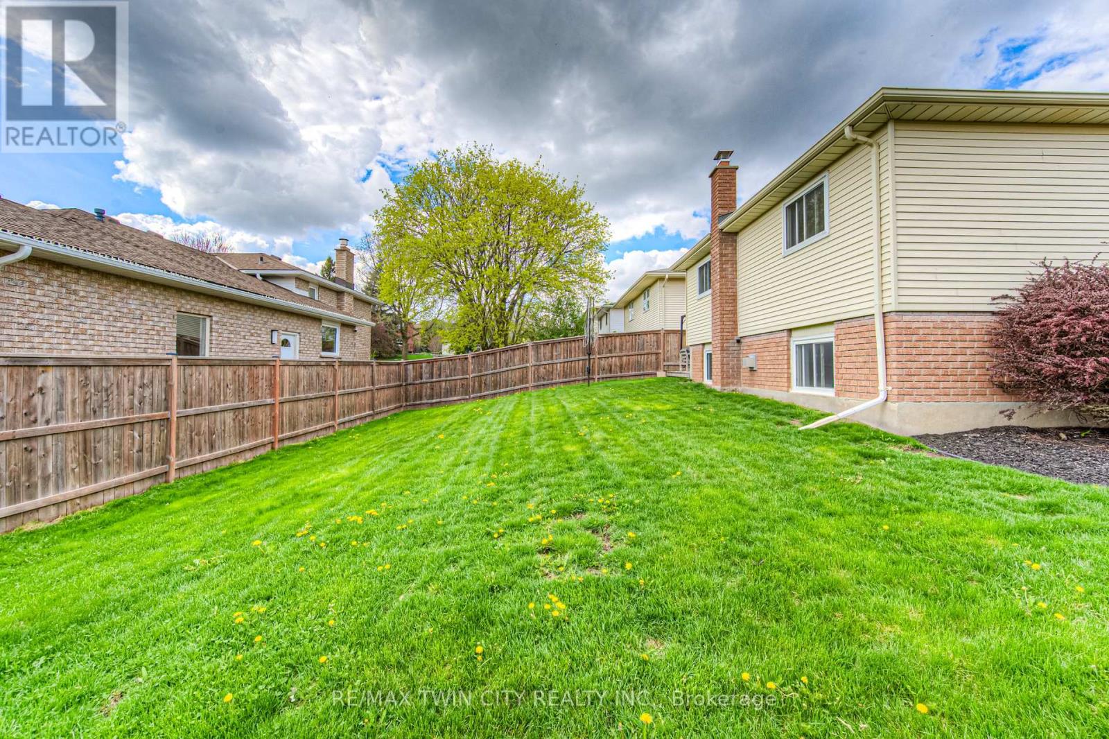 139 Brierdale Drive, Kitchener, Ontario  N2A 3S8 - Photo 23 - X12193018
