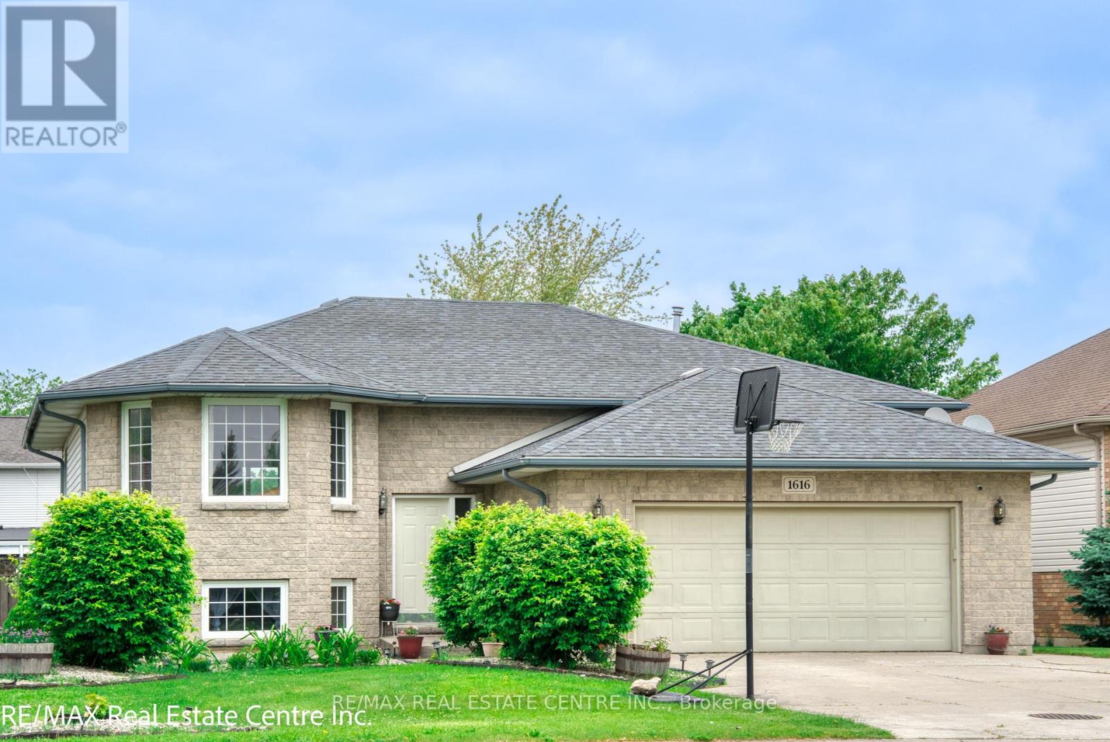 1616 Birchwood Crescent, Lakeshore, Ontario  N0R 1A0 - Photo 2 - X12193061