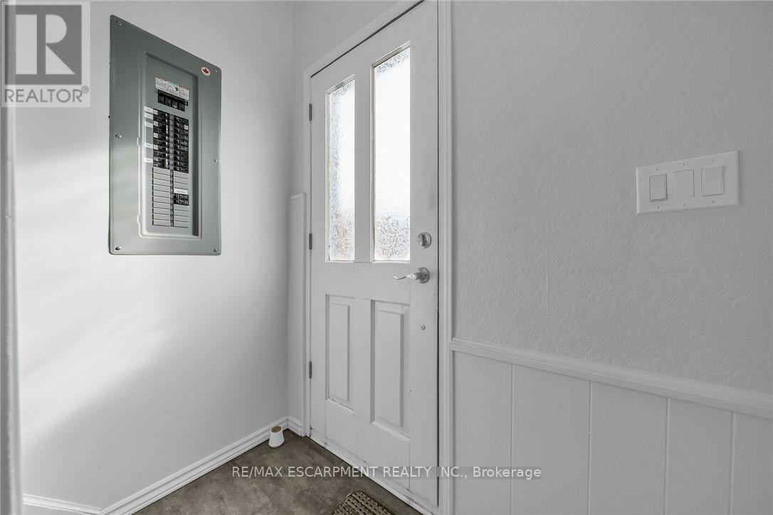 8 Shynal Avenue, Hamilton, Ontario  L8H 6K1 - Photo 24 - X12193109