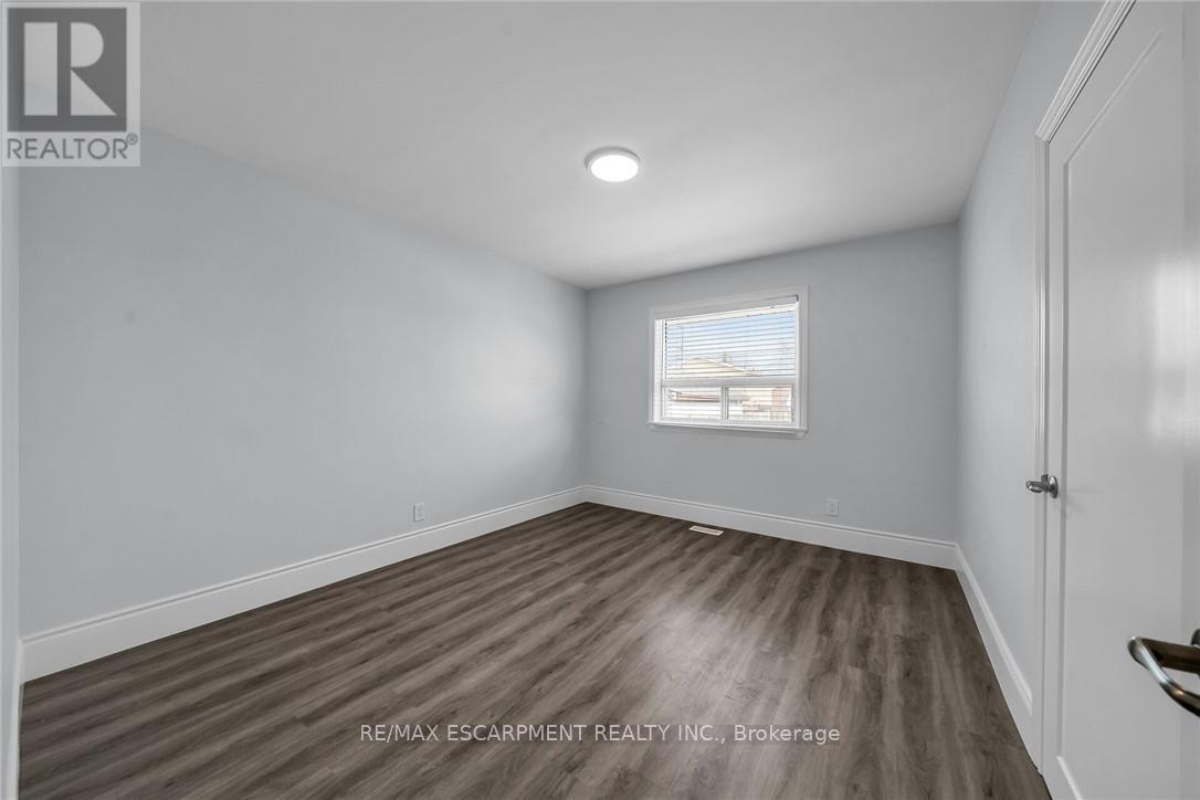 8 Shynal Avenue, Hamilton, Ontario  L8H 6K1 - Photo 17 - X12193109